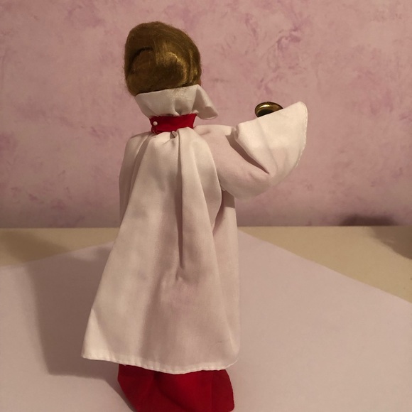 Byers’ Choice caroler - Picture 7 of 11